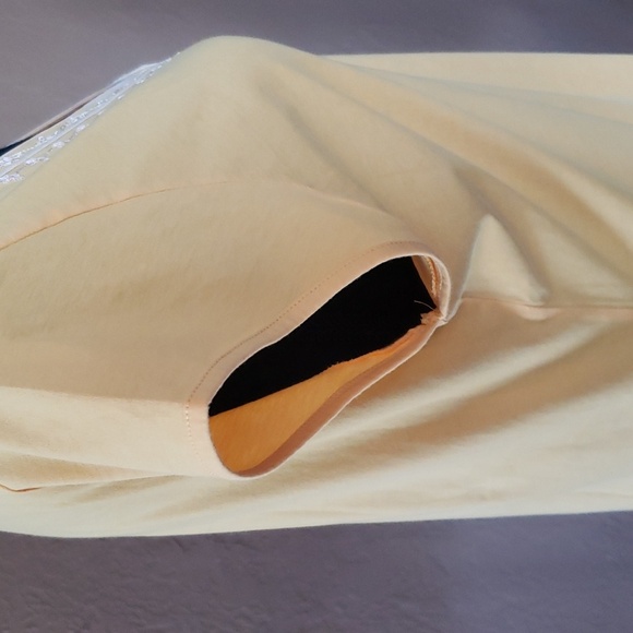 Gap Short Sleeve V-neck Tee with Embroidery Large - Picture 3 of 7